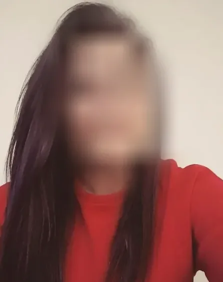 Elli, 33