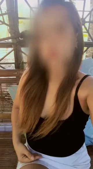 Elsa, 32