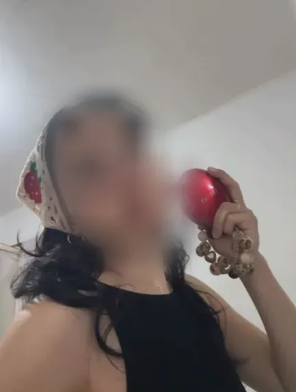Fatima, 21