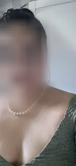 Fatima, 39